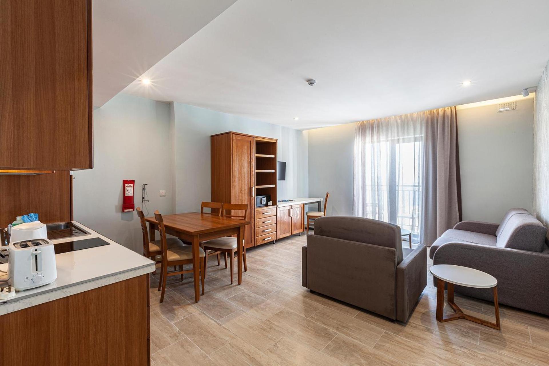 One-Bedroom Apartment with Sea View,1528767745:JPEG